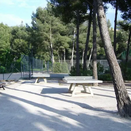 T3 Climatise Avec Piscine, Tennis Et Parking A 200m Des Plages - Fr-1-316-252