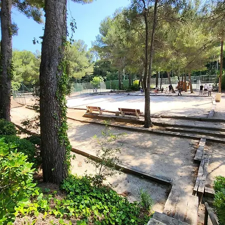 Apartment T3 Climatise Avec Piscine, Tennis Et Parking A 200m Des Plages - Fr-1-316-252